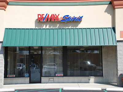 Remax neon sign in Xenia, Ohio